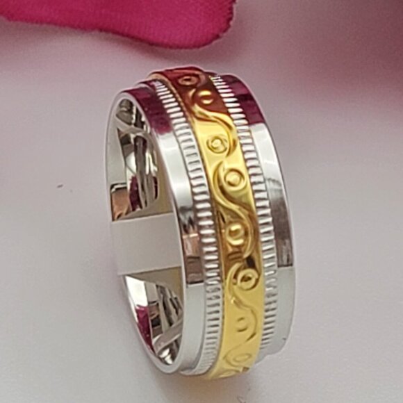 Gold And Silver Two Tone Swirl Etched Ring Band Size 8 Unisex Adults - Picture 1 of 3